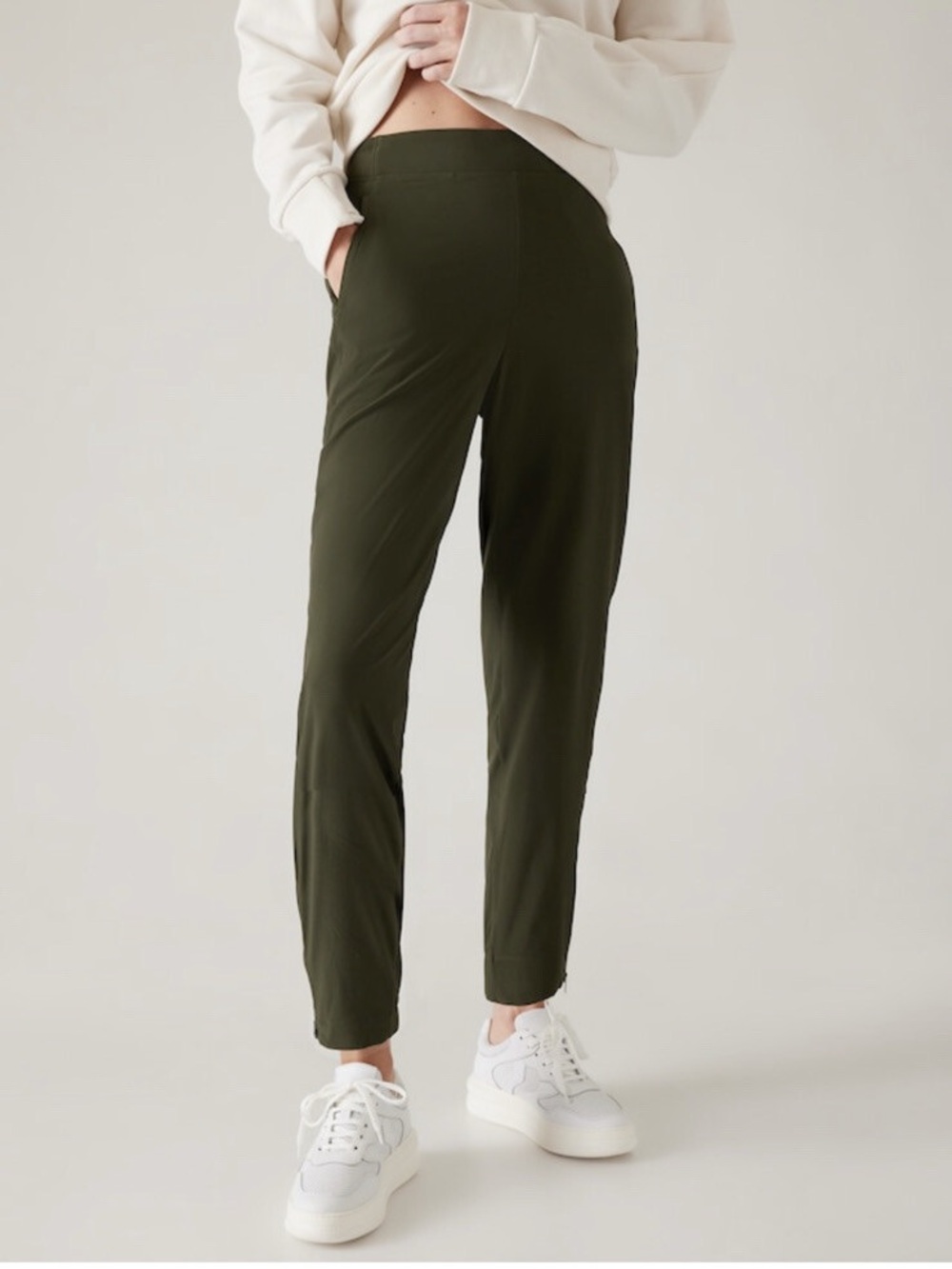 Athleta Brooklyn Heights Jogger - Aspen Green - Size 16